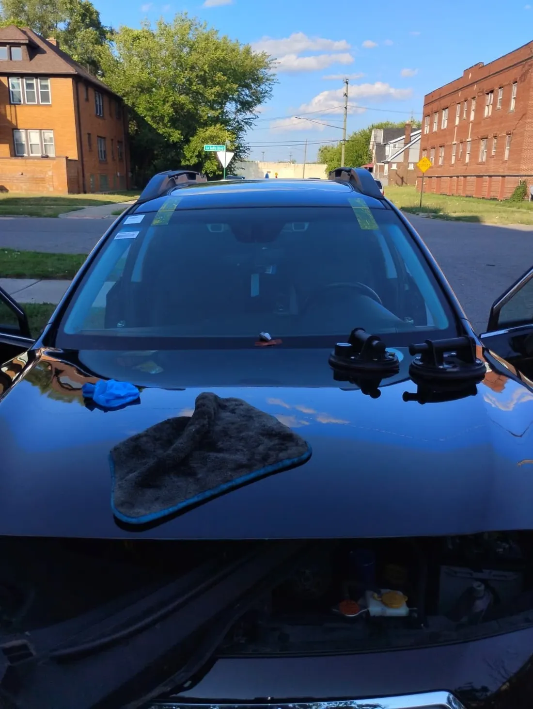 What Happens During a Windshield Replacement?